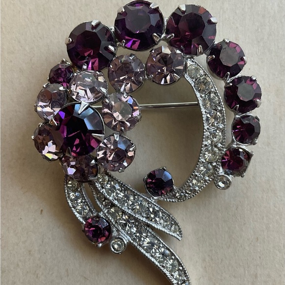 Eisenberg Brooch, 1960s - Picture 1 of 2